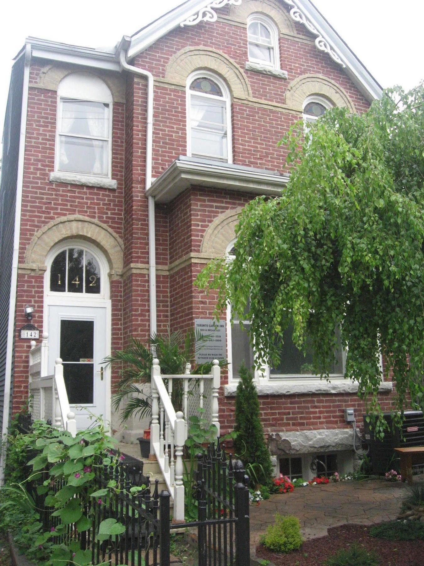 Bed & Breakfast Garden